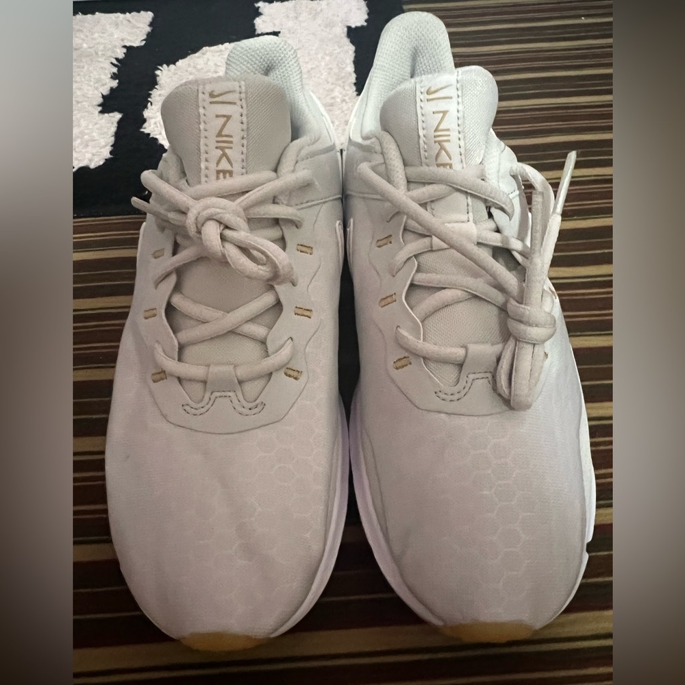 Brand New Nike never worn size 8